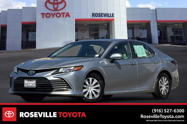2022 Toyota Camry Hybrid LE