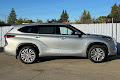 2025 Toyota Highlander Platinum