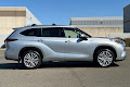 2025 Toyota Highlander Platinum