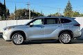 2025 Toyota Highlander Platinum