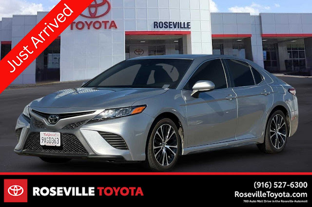 2020 Toyota Camry SE