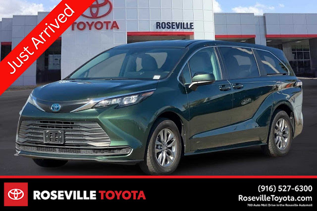 2024 Toyota Sienna LE